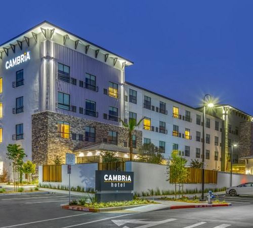 Cambria Suites At Sonoma County